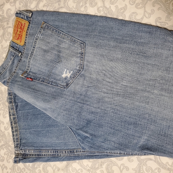 Levi Men Ripped Blue Jeans - Picture 5 of 10